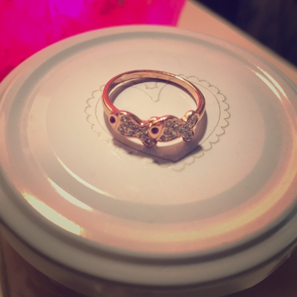 Crystal Fish Ring - Picture 1 of 3